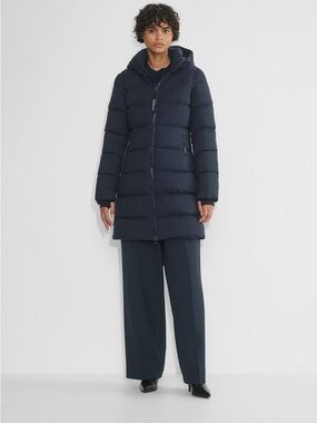 Aritzia The Super Puff™ The SuperSnug Puff™ Mid - cliMATTE™
